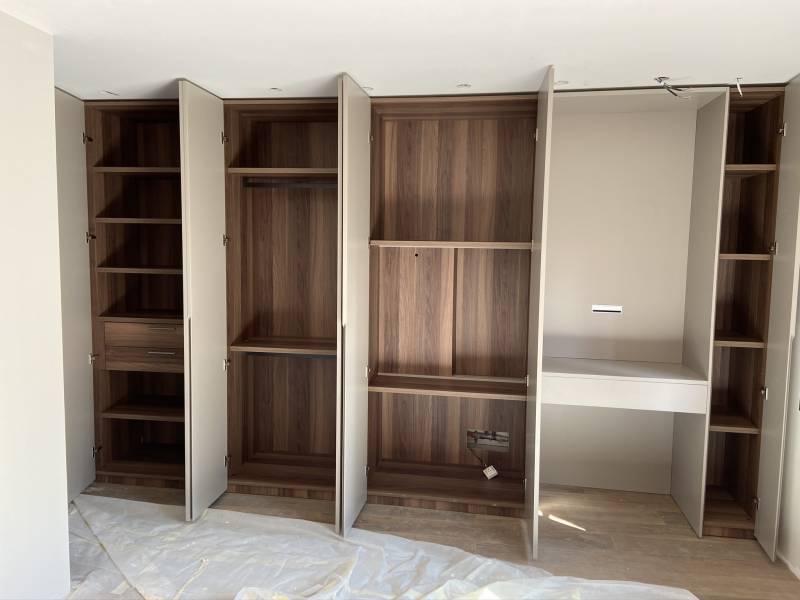 Installation d'un dressing sur mesure dans une villa au Cap d'antibes 06